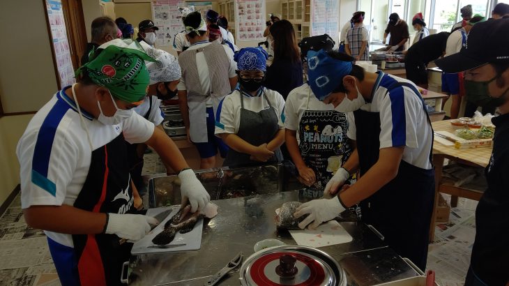 魚料理教室で郷土愛を育む！伊江島の島建ち教育