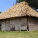 郷土の文化を語る「かやぶき屋根の家」